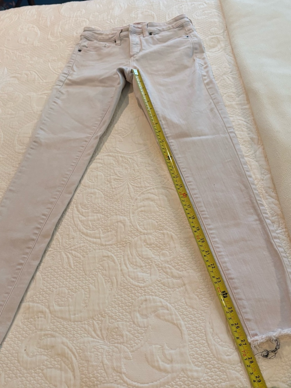 Universal Thread Women's Straight Leg Jeans in Light Pale Pink